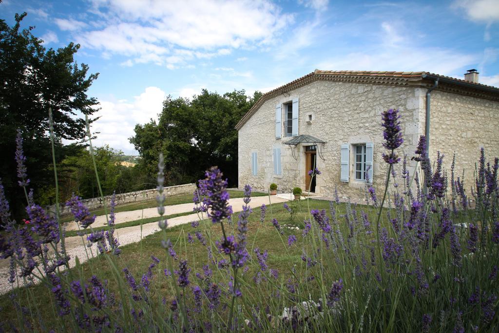 Chambres d'hôtes Domaine de Nazère Avezan Exterior foto