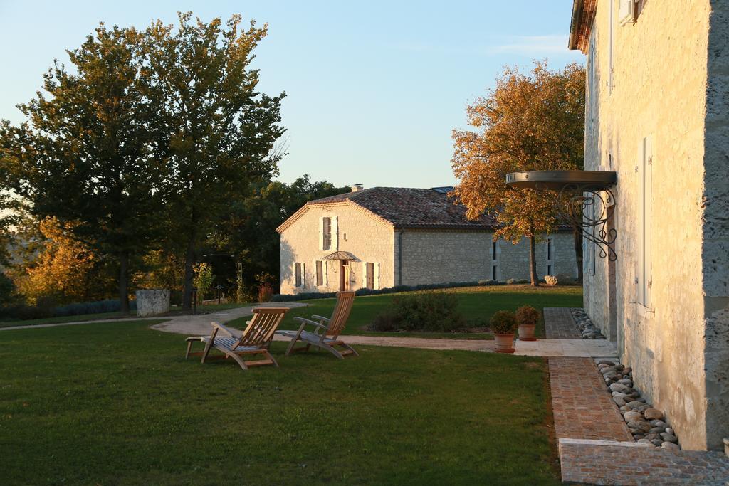 Chambres d'hôtes Domaine de Nazère Avezan Exterior foto