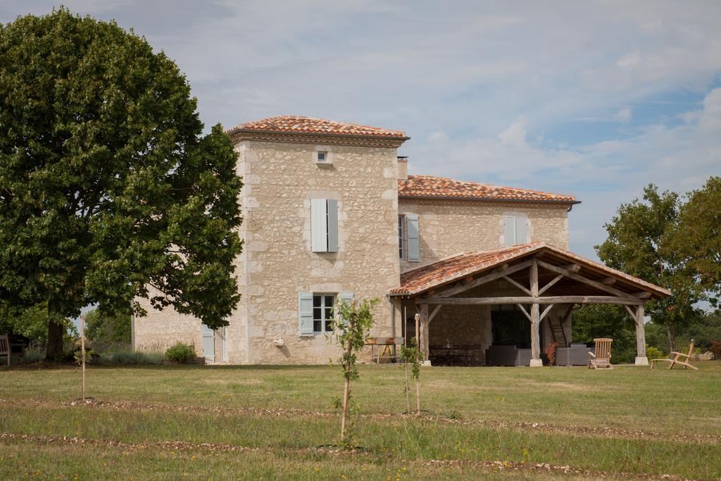Chambres d'hôtes Domaine de Nazère Avezan Exterior foto