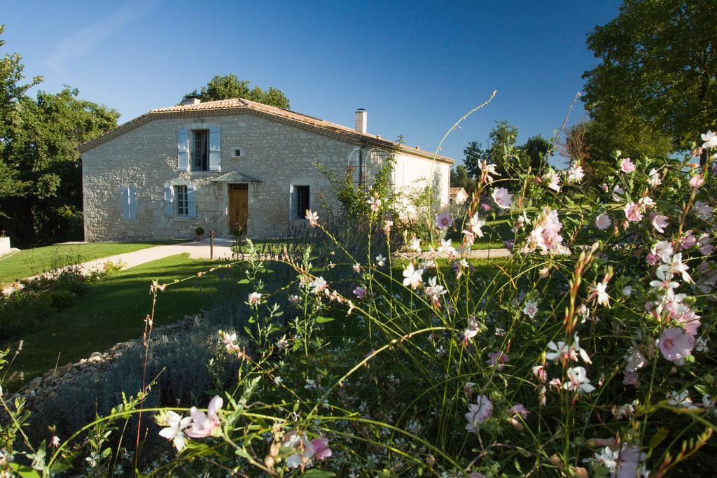 Chambres d'hôtes Domaine de Nazère Avezan Exterior foto